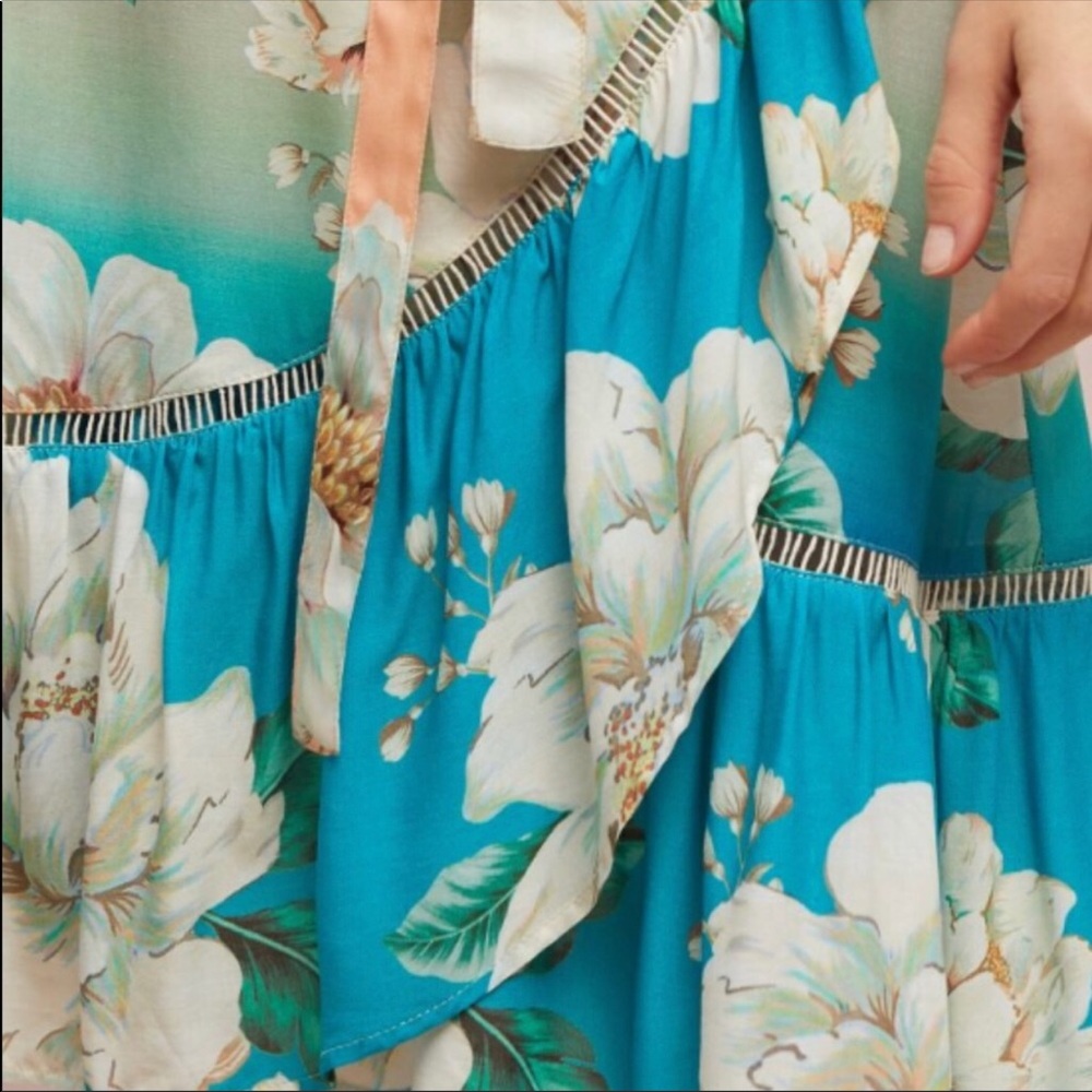 🆕NWT Farm Rio Wrap Dress -Anthropologie exclusive - Picture 6 of 8